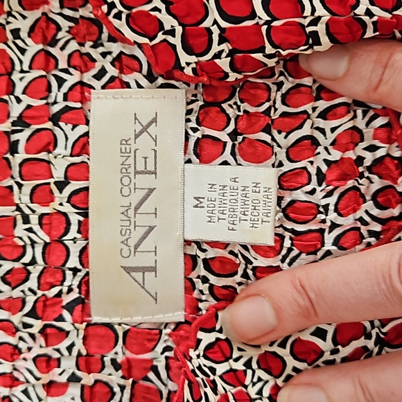 Sleeveless top. Casual Corner annex. Medium. Red and white. - Picture 4 of 5